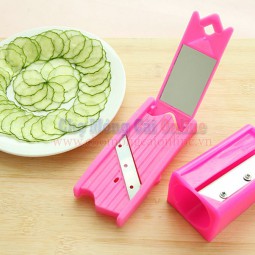 Dụng cụ dao cắt lát dưa leo.
