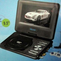 Đầu đĩa DVD xách tay có tivi, đài FM và chơi Game  (NS988)