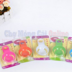 Dụng cụ tách lòng trứng siêu tốc