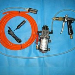 Máy bơm rửa xe ô tô tiện dụng nguồn 12V