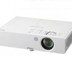 Máy chiếu PANASONIC PT-LB1VEA