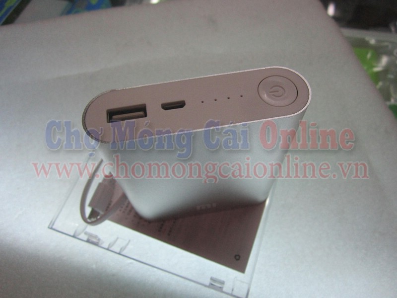 Pin-sac-du-phong-da-nang-Xiaomi-10400mAh-3